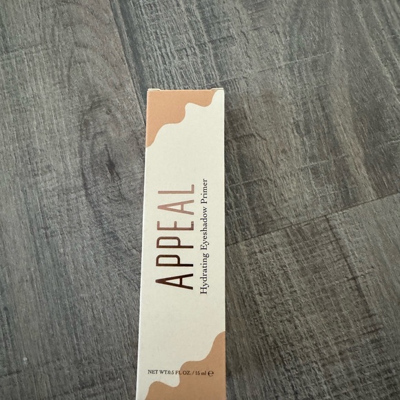 New in box Appeal Hydrating Eyeshadow Primer - Picture 3 of 4
